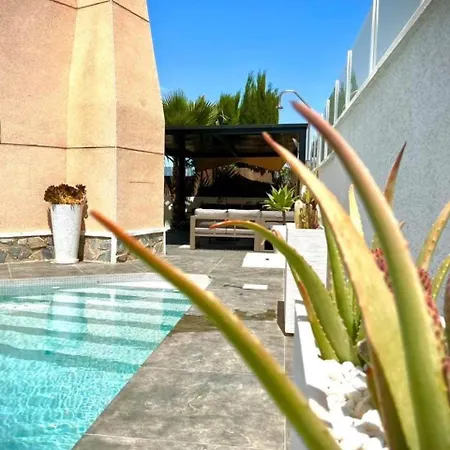 House With Private Pool La Casa Hugo *